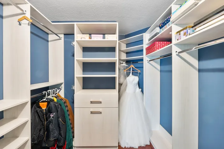 MASTER CLOSET