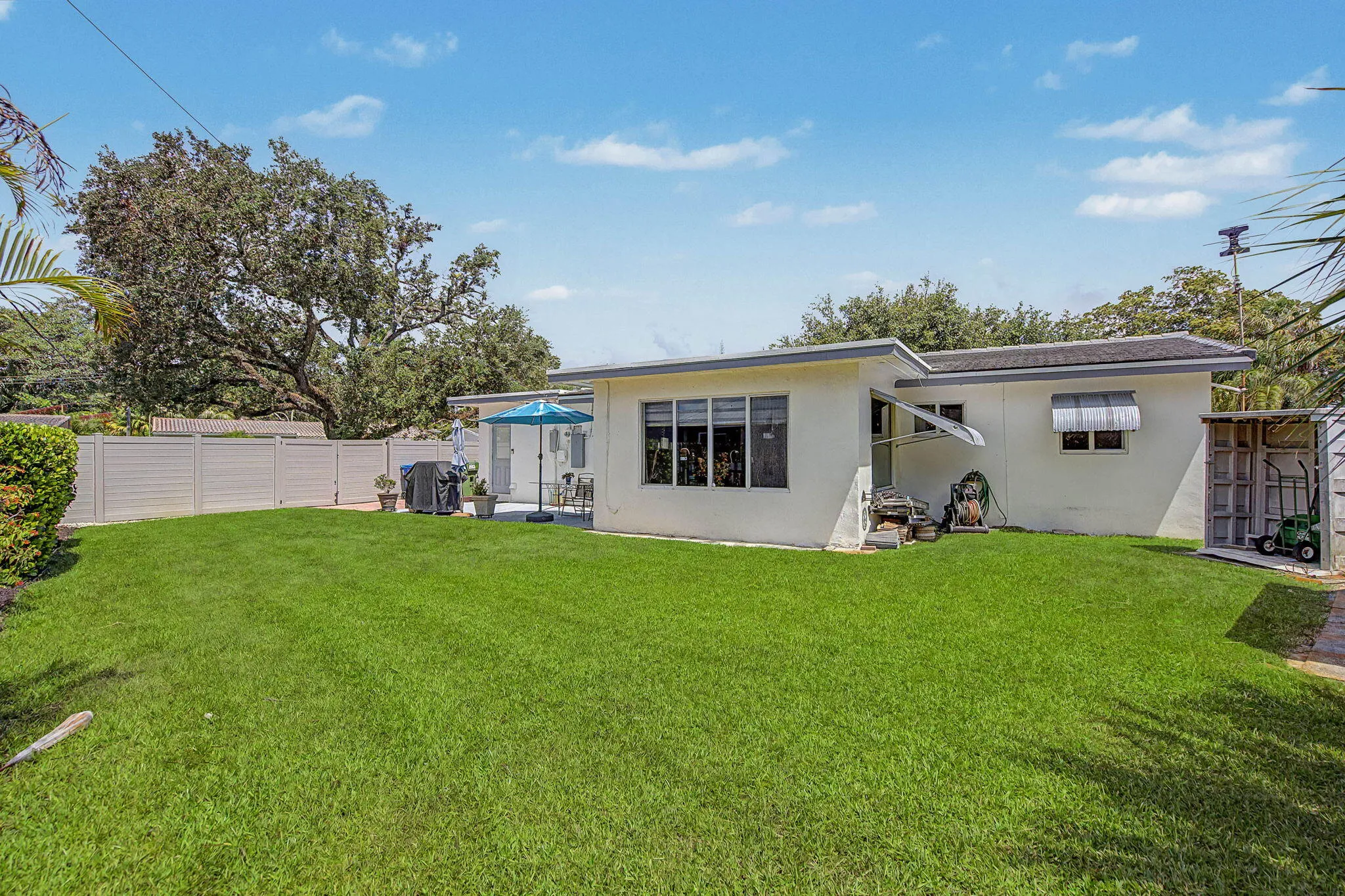 51-web-or-mls-2740-sw-16th-st