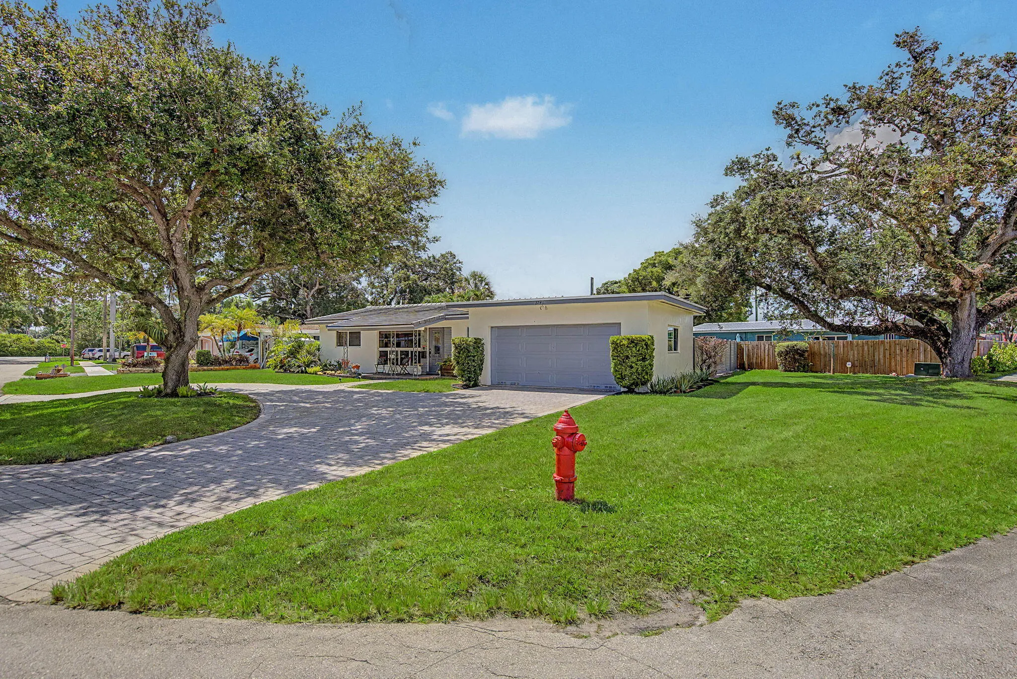 28-web-or-mls-2740-sw-16th-st