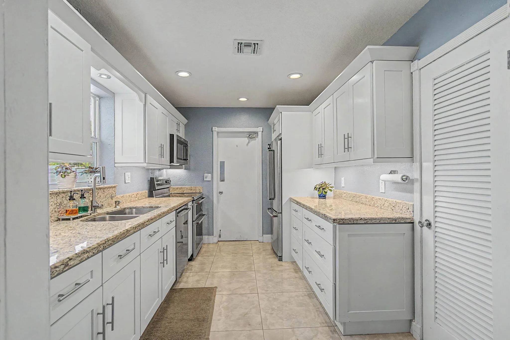 18-web-or-mls-2740-sw-16th-st