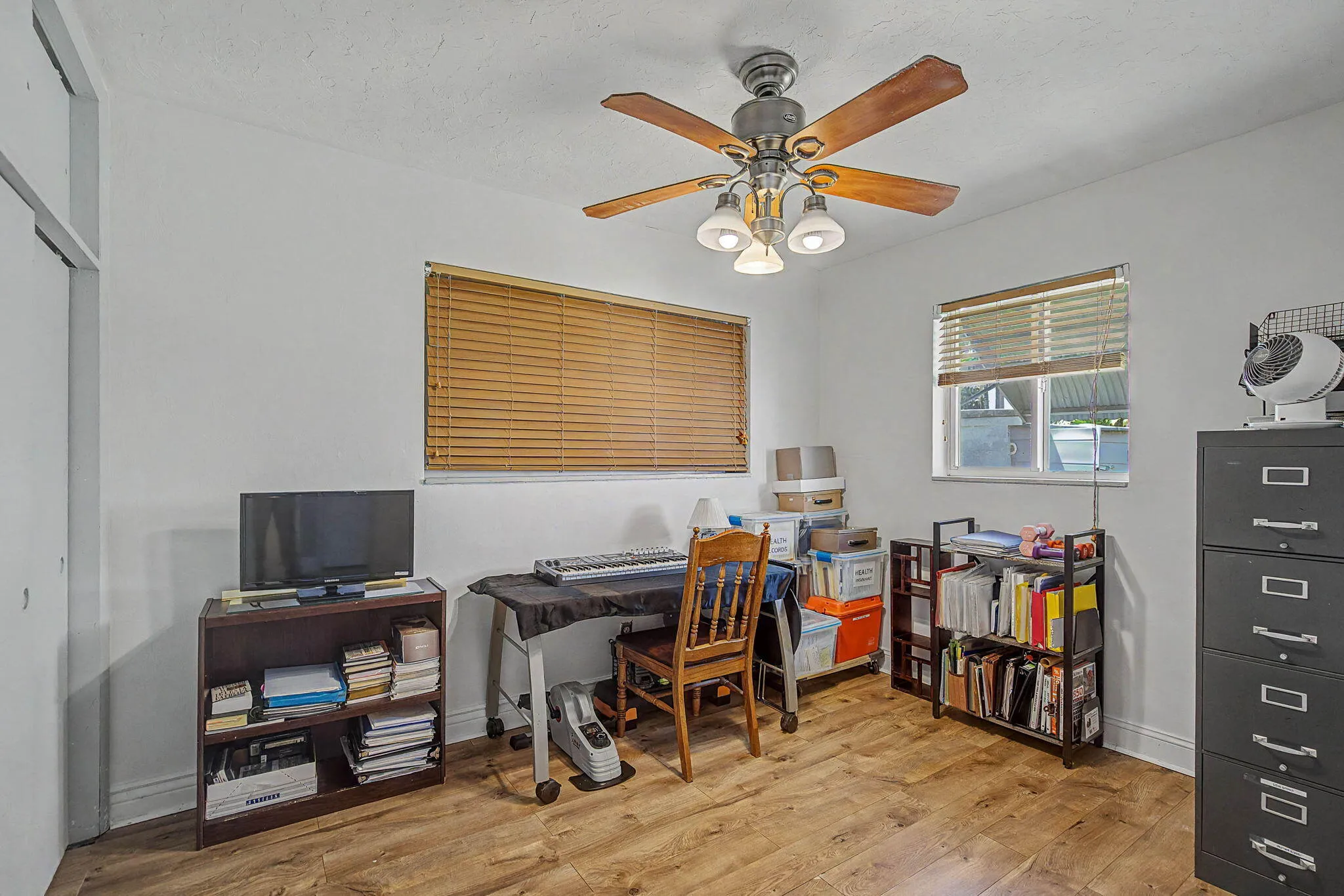 39-web-or-mls-2740-sw-16th-st