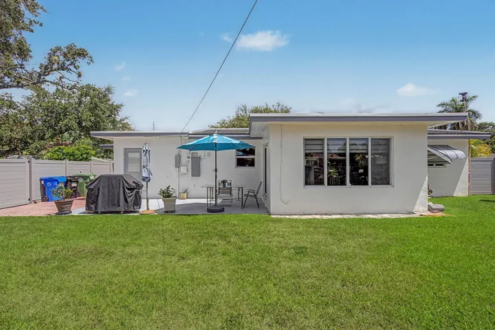 49-web-or-mls-2740-sw-16th-st