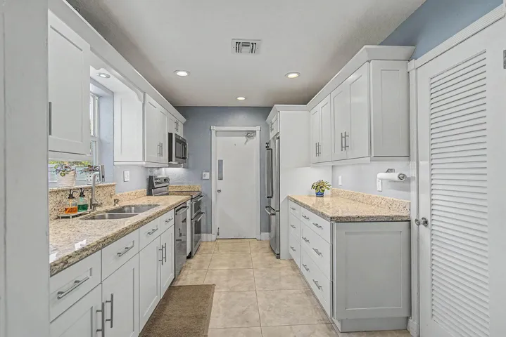18-web-or-mls-2740-sw-16th-st