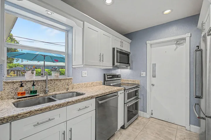 52-web-or-mls-2740-sw-16th-st