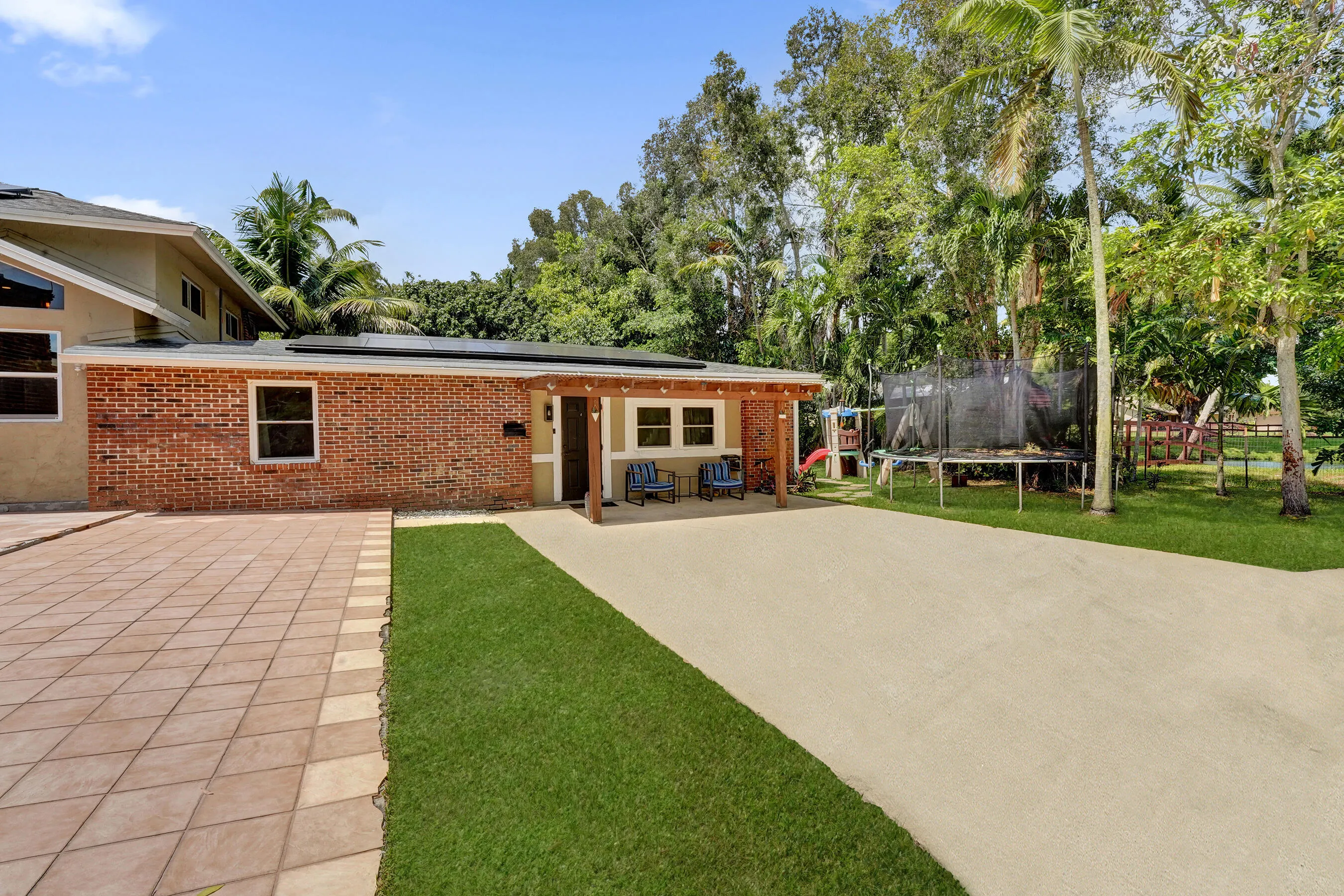 Attached guest house