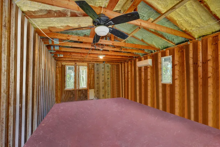 Detached workshop or office-unfinished