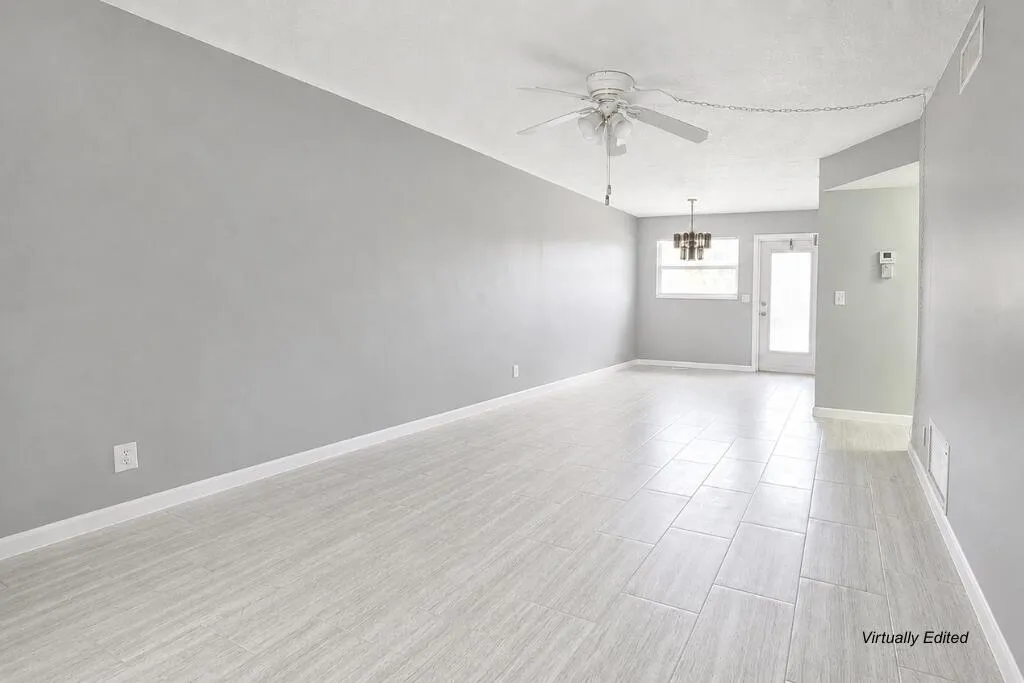 Living Dining 2-2192 NE 1st Way 103