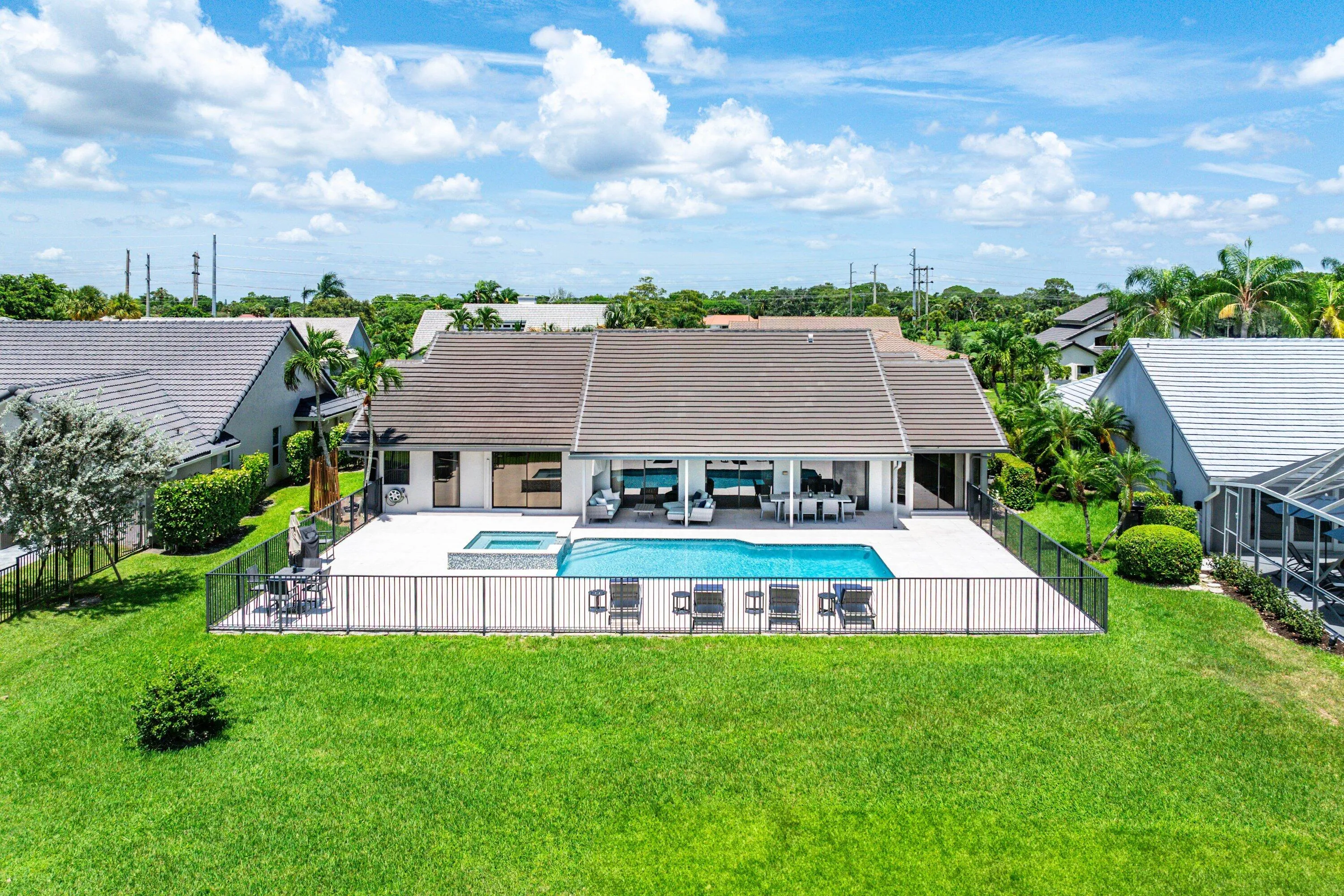 042-10891BocaWoodsLane-BocaRaton-FL-3342