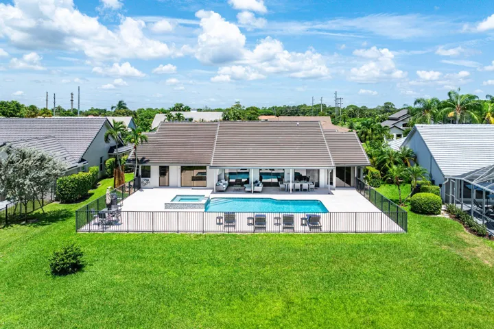 042-10891BocaWoodsLane-BocaRaton-FL-3342