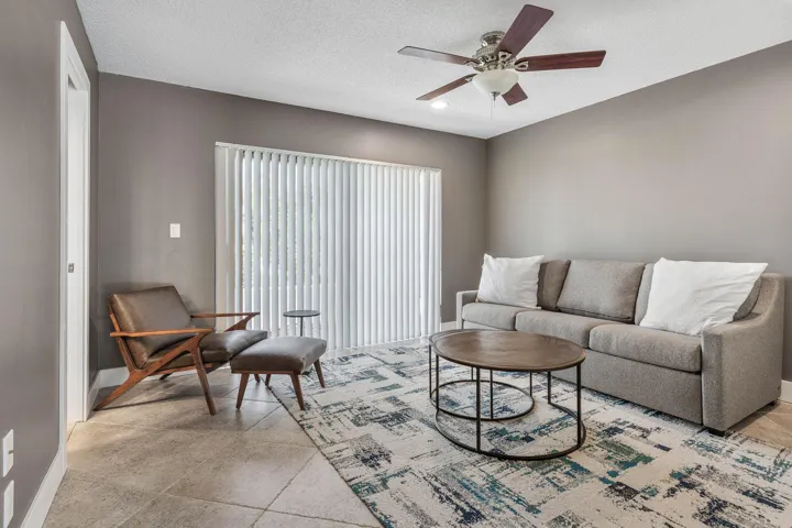 025-10891BocaWoodsLane-BocaRaton-FL-3342