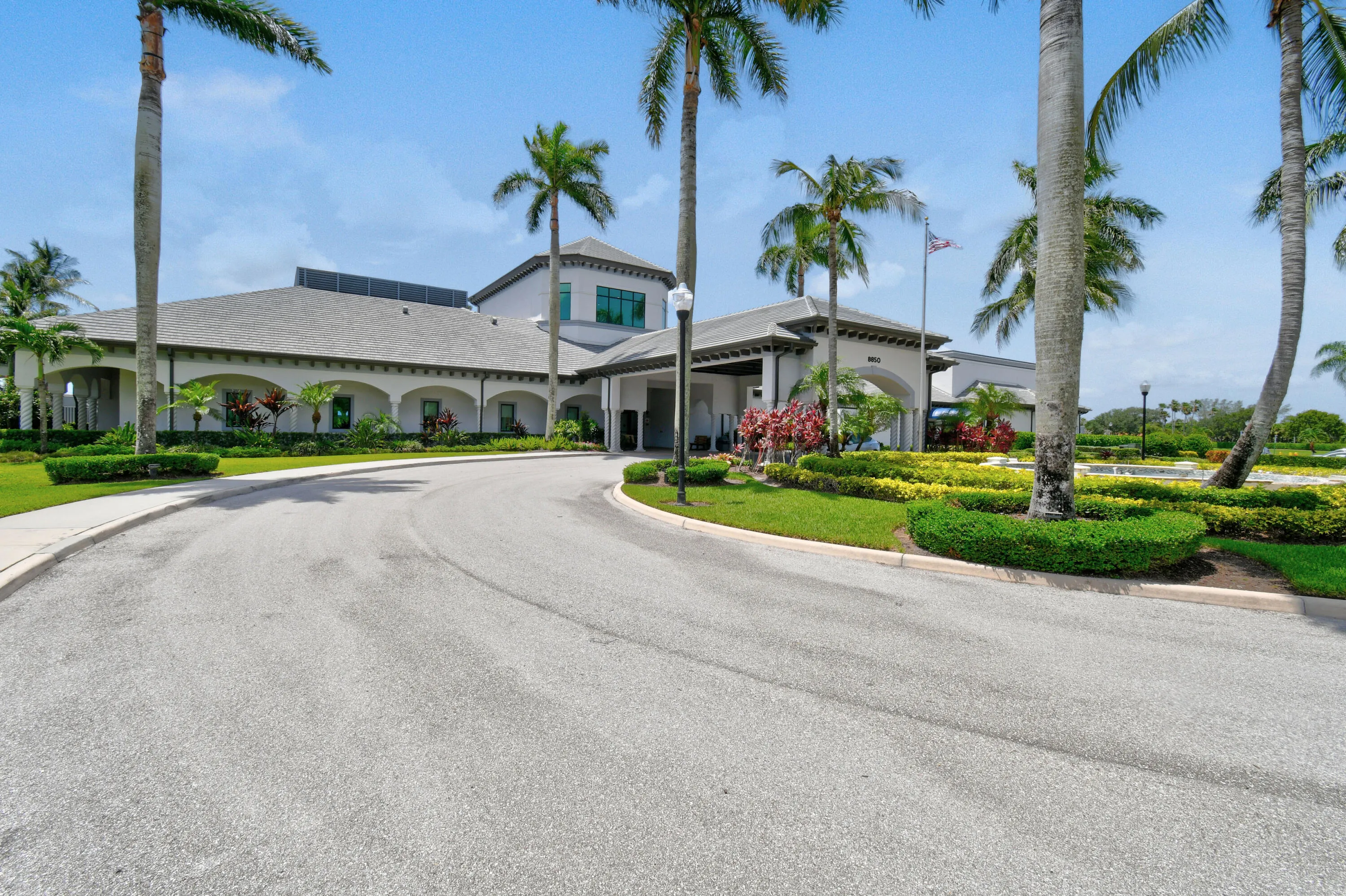 Clubhouse Driveway