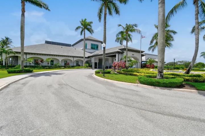 Clubhouse Driveway
