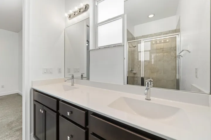 Primary Bedroom's bathroom