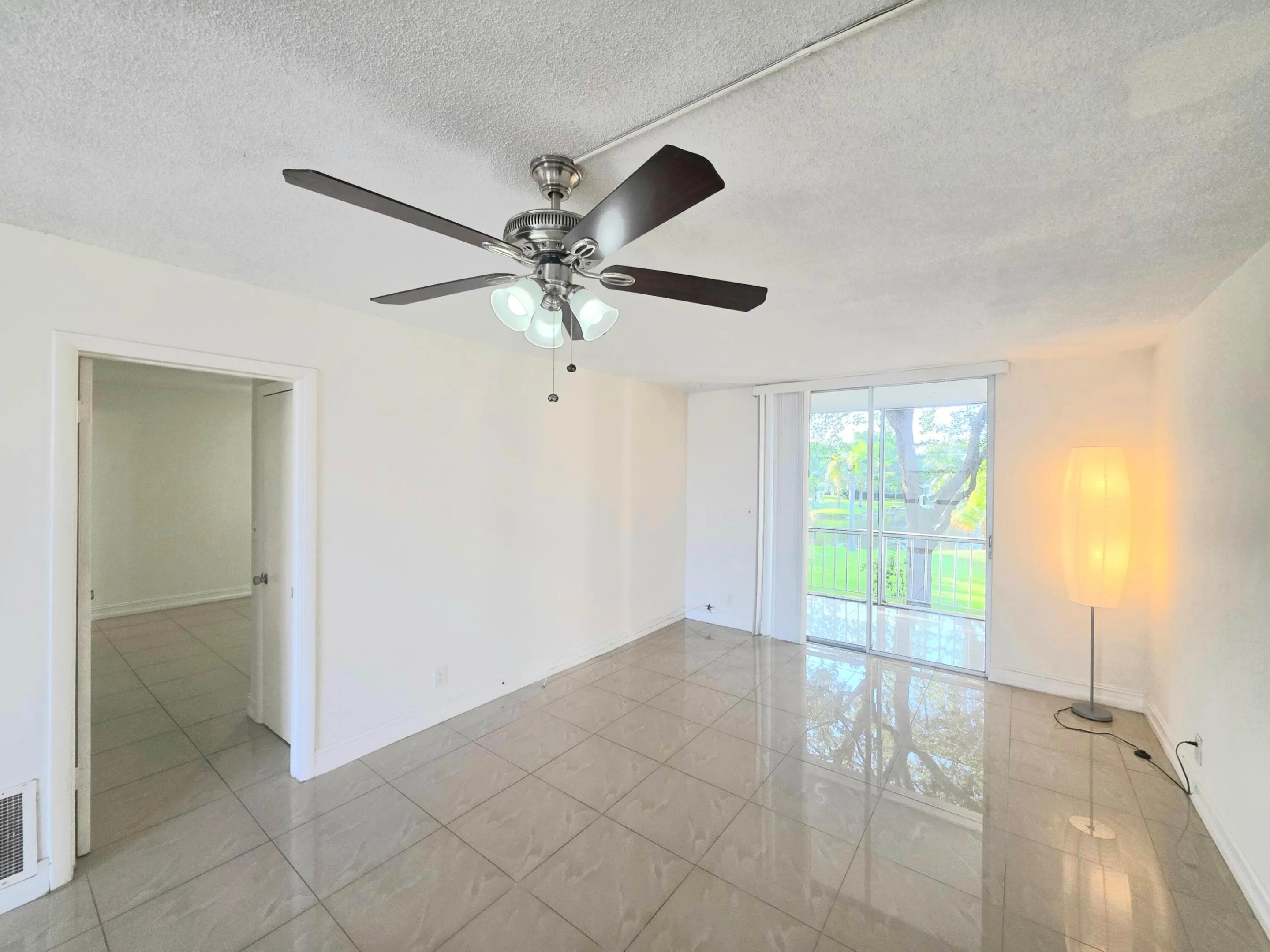 Livingroom and dining room