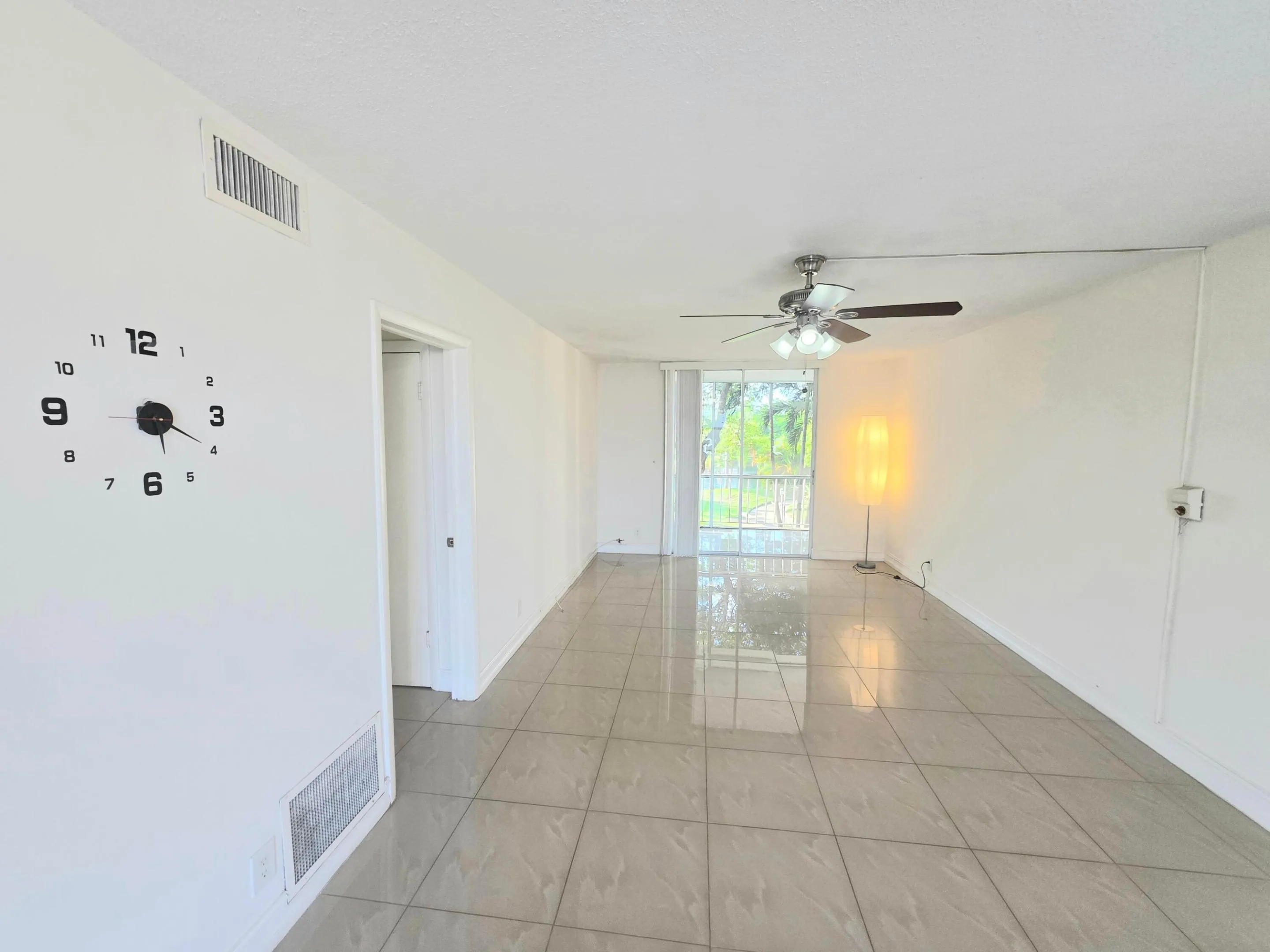 Livingroom and dining room