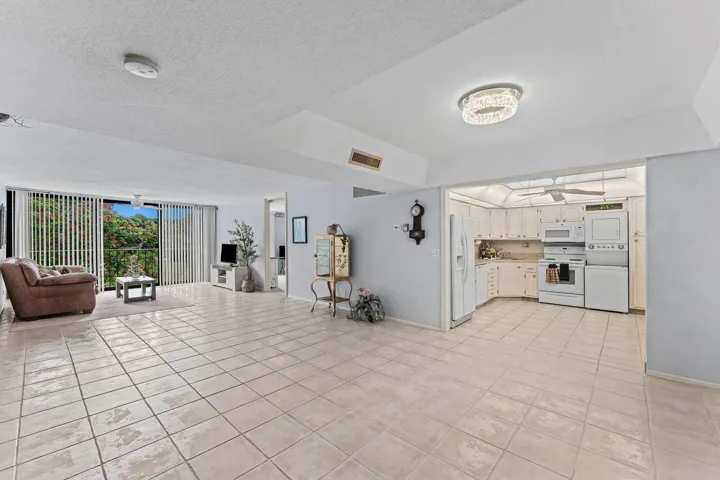 008-501Southwest11thPlace-412-BocaRaton-