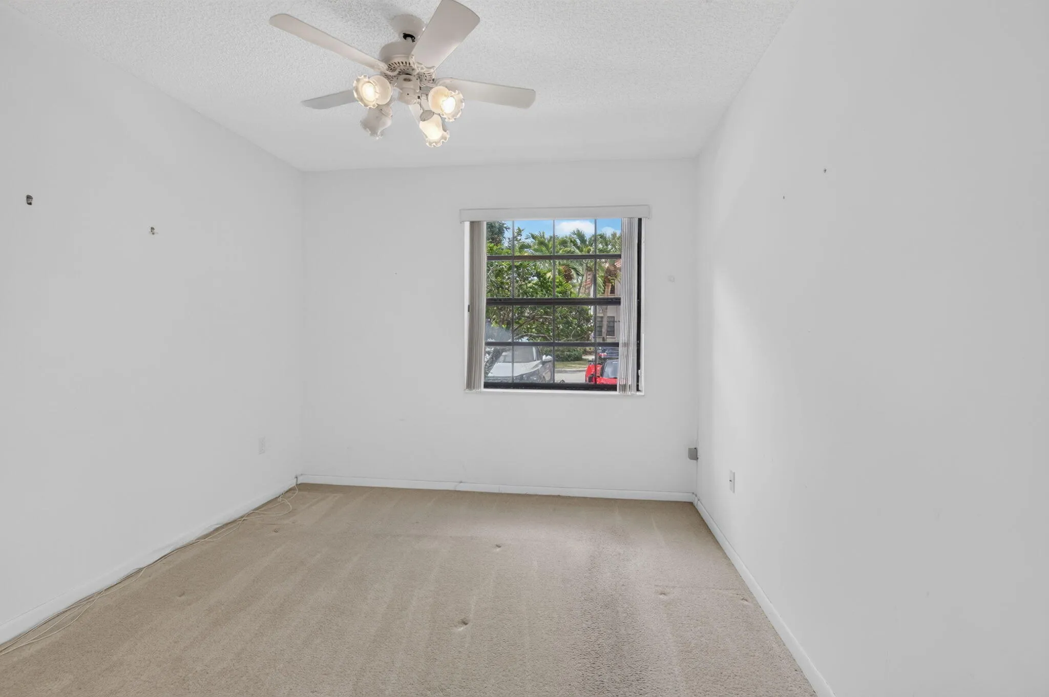 Den / Convertible Third Bedroom