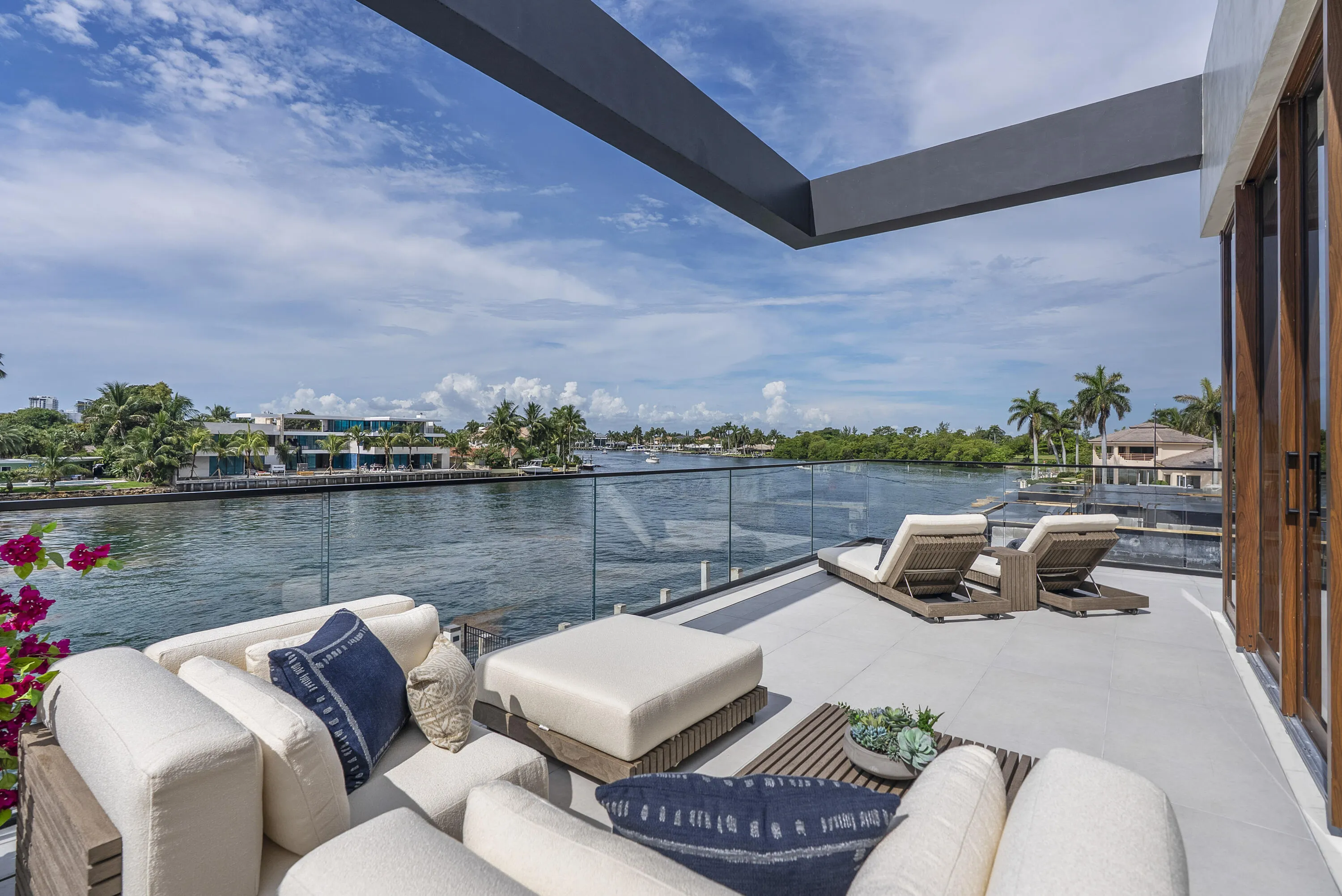 master balcony3
