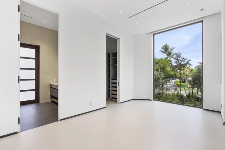 bedroom6-2