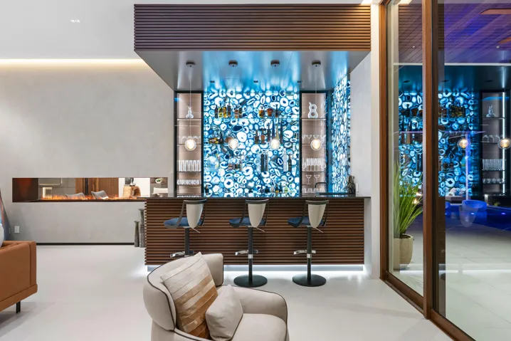 club-room-bar2