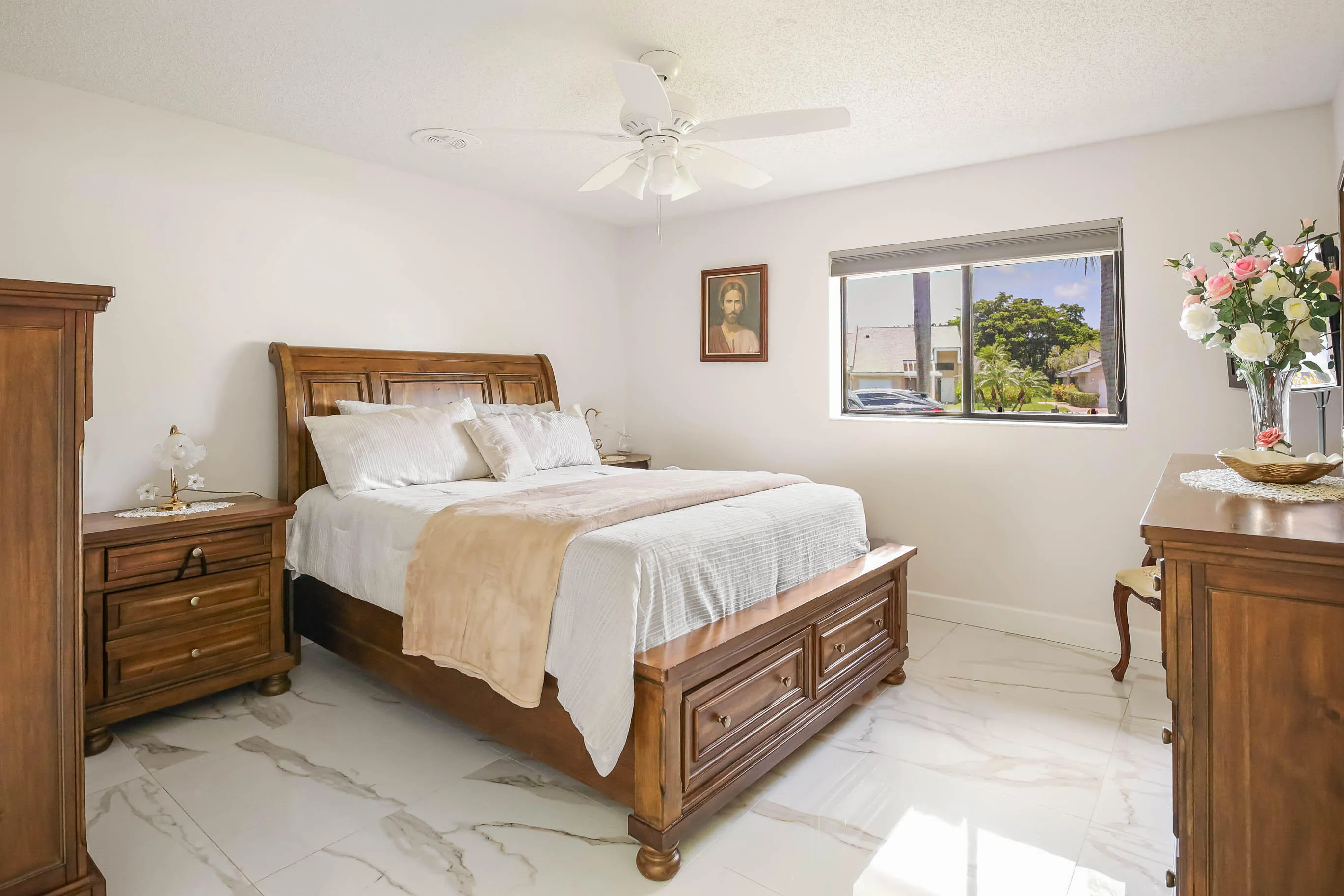 6858 Fountains Circle - MLS - 031-Edit