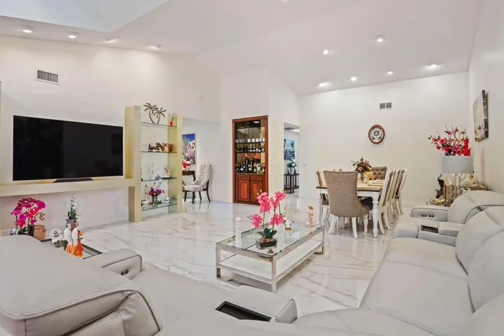 6858 Fountains Circle - MLS - 010