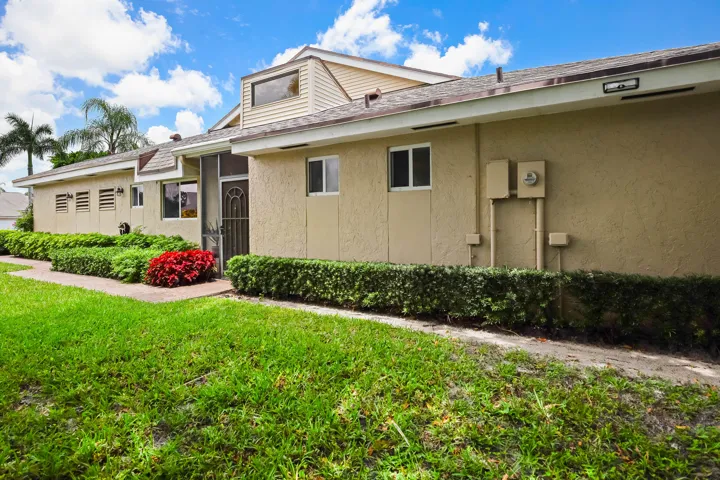 6858 Fountains Circle - MLS - 043