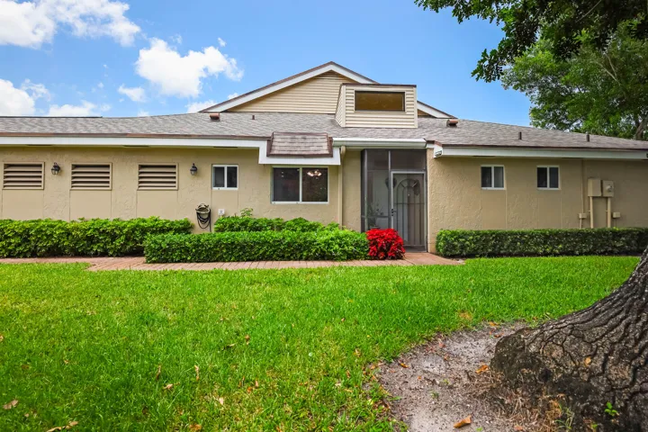 6858 Fountains Circle - MLS - 044