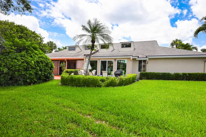 6858 Fountains Circle - MLS - 042