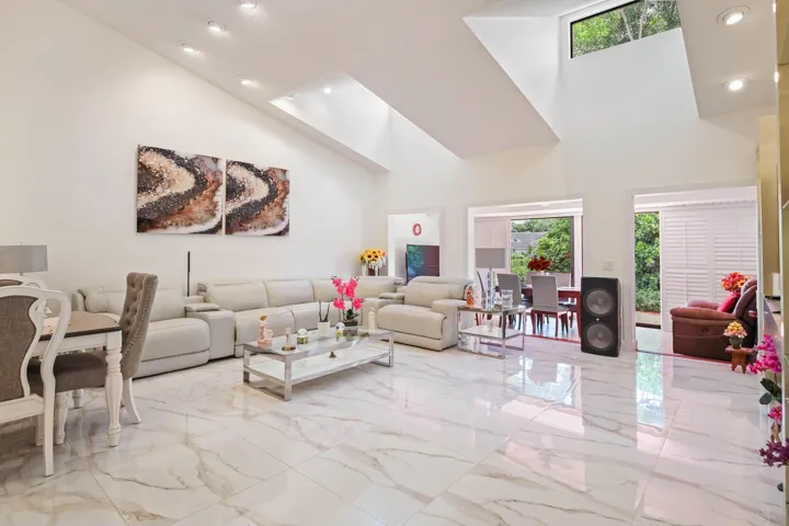 6858 Fountains Circle - MLS - 007