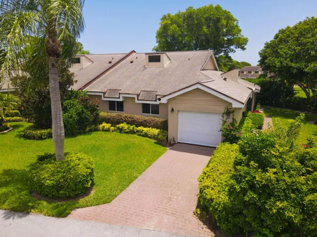 6858 Fountains Circle - MLS - 047a