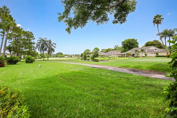 6858 Fountains Circle - MLS - 041