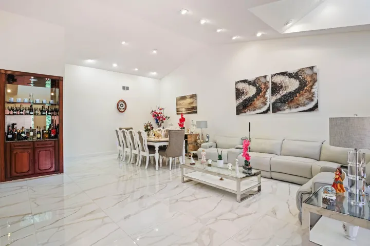 6858 Fountains Circle - MLS - 009