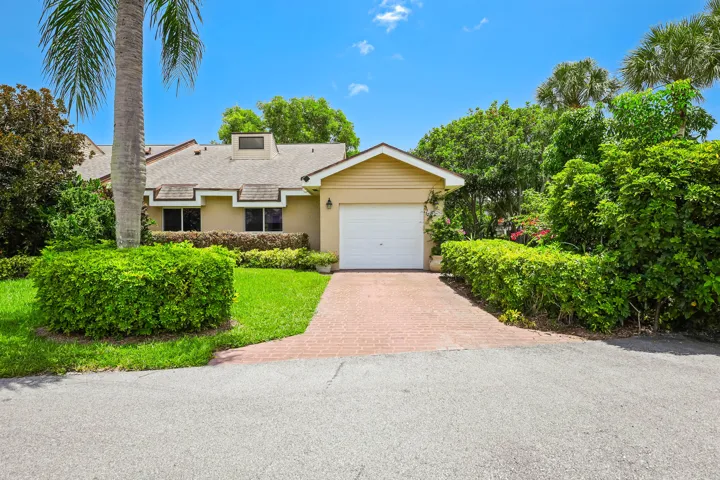 6858 Fountains Circle - MLS - 003
