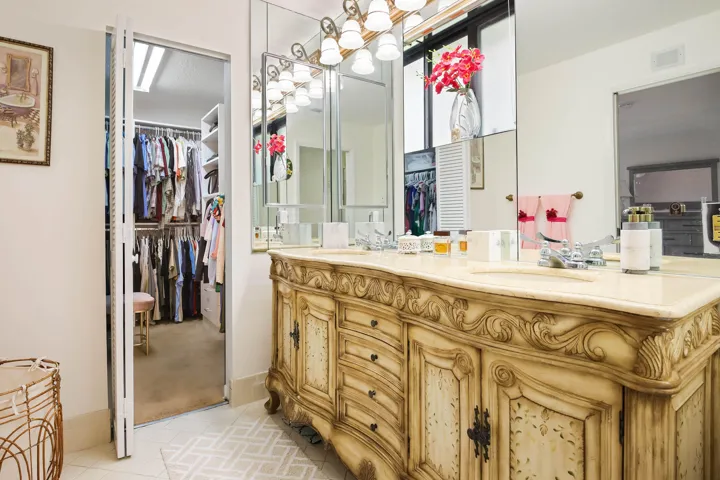 6858 Fountains Circle - MLS - 029