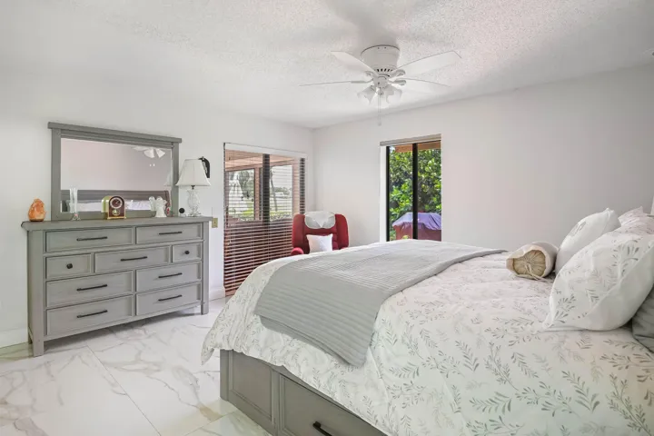 6858 Fountains Circle - MLS - 025