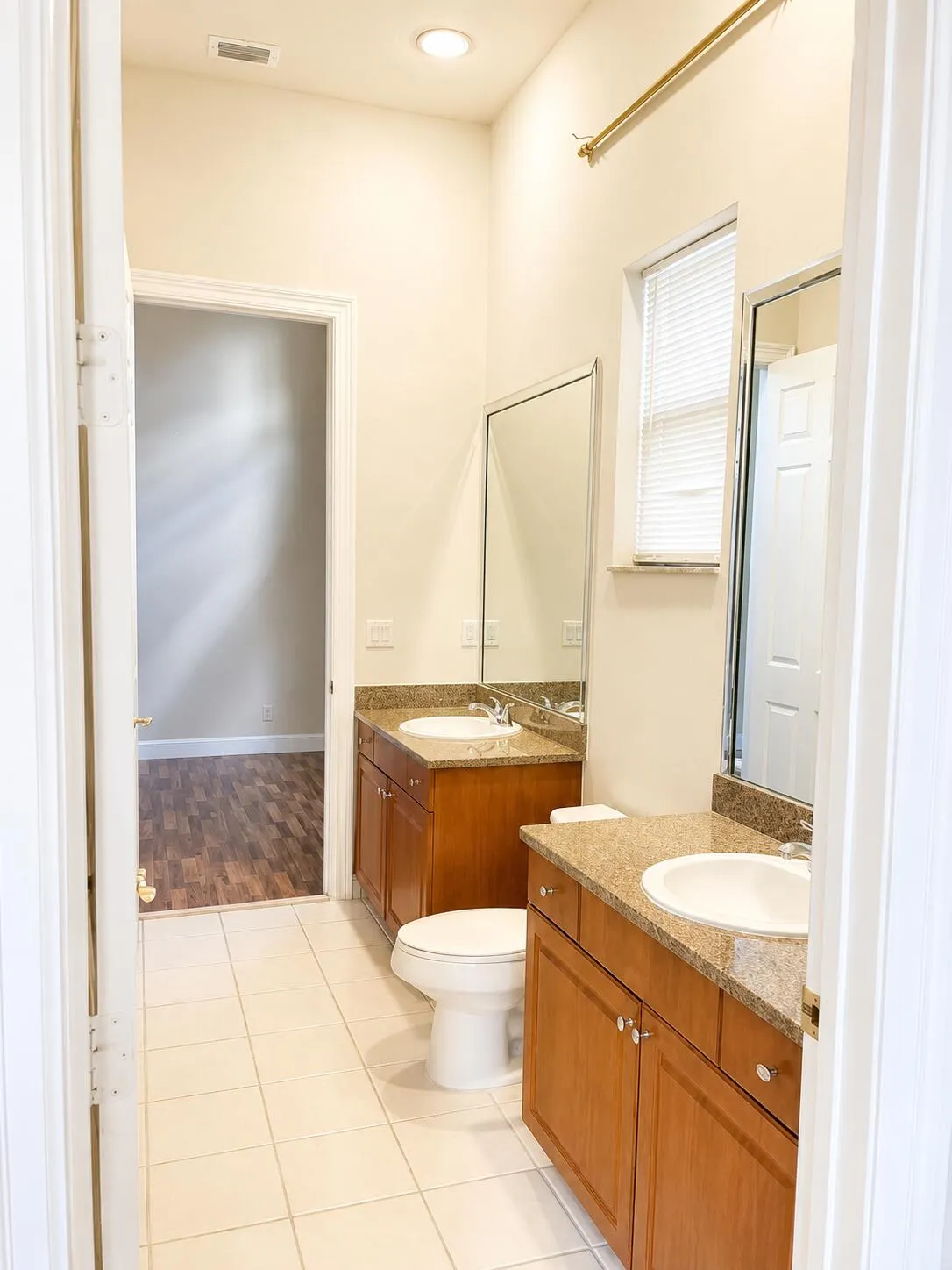 Master bedroom Suite 1