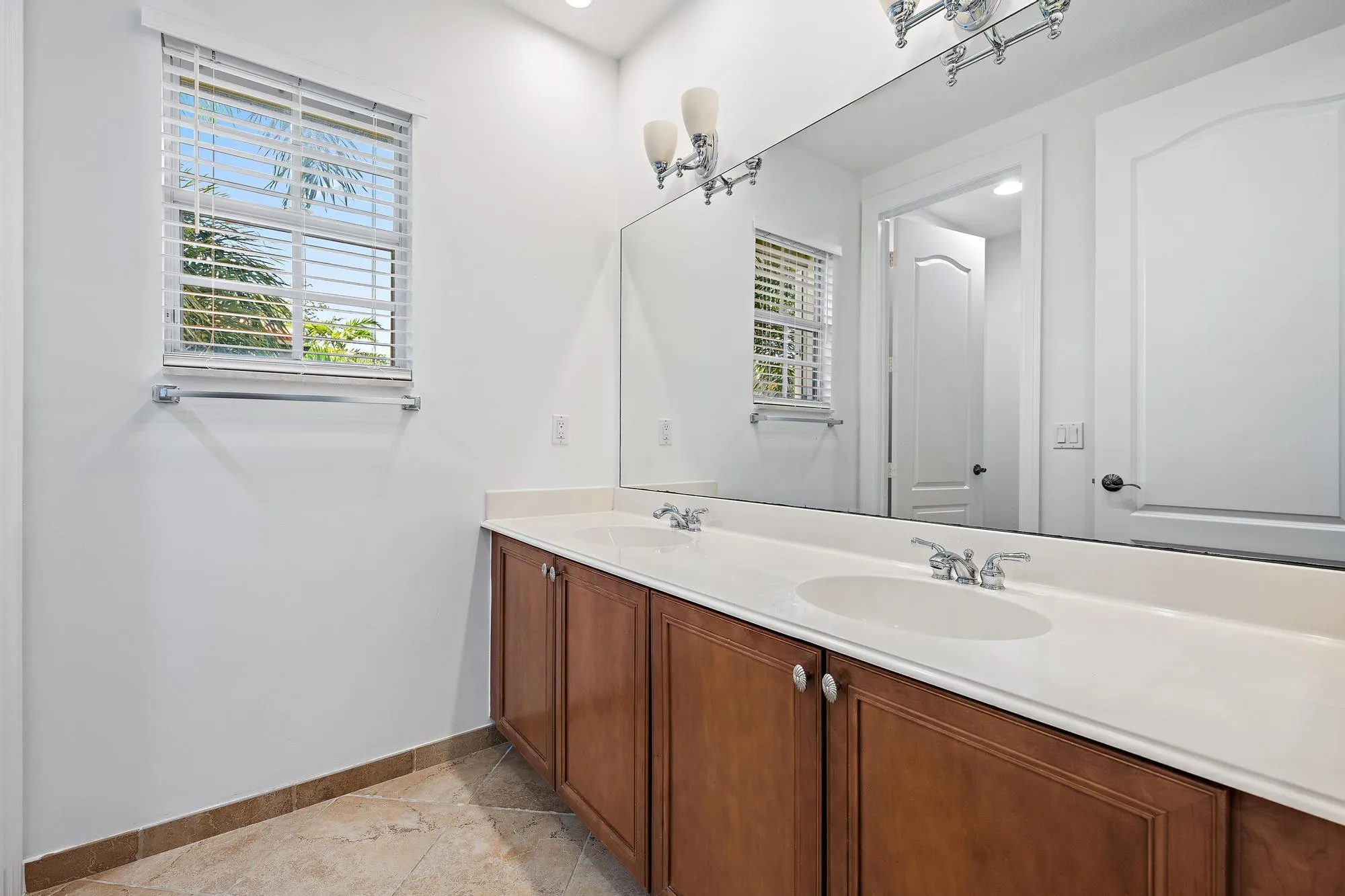 1058 Vintner Blvd-18