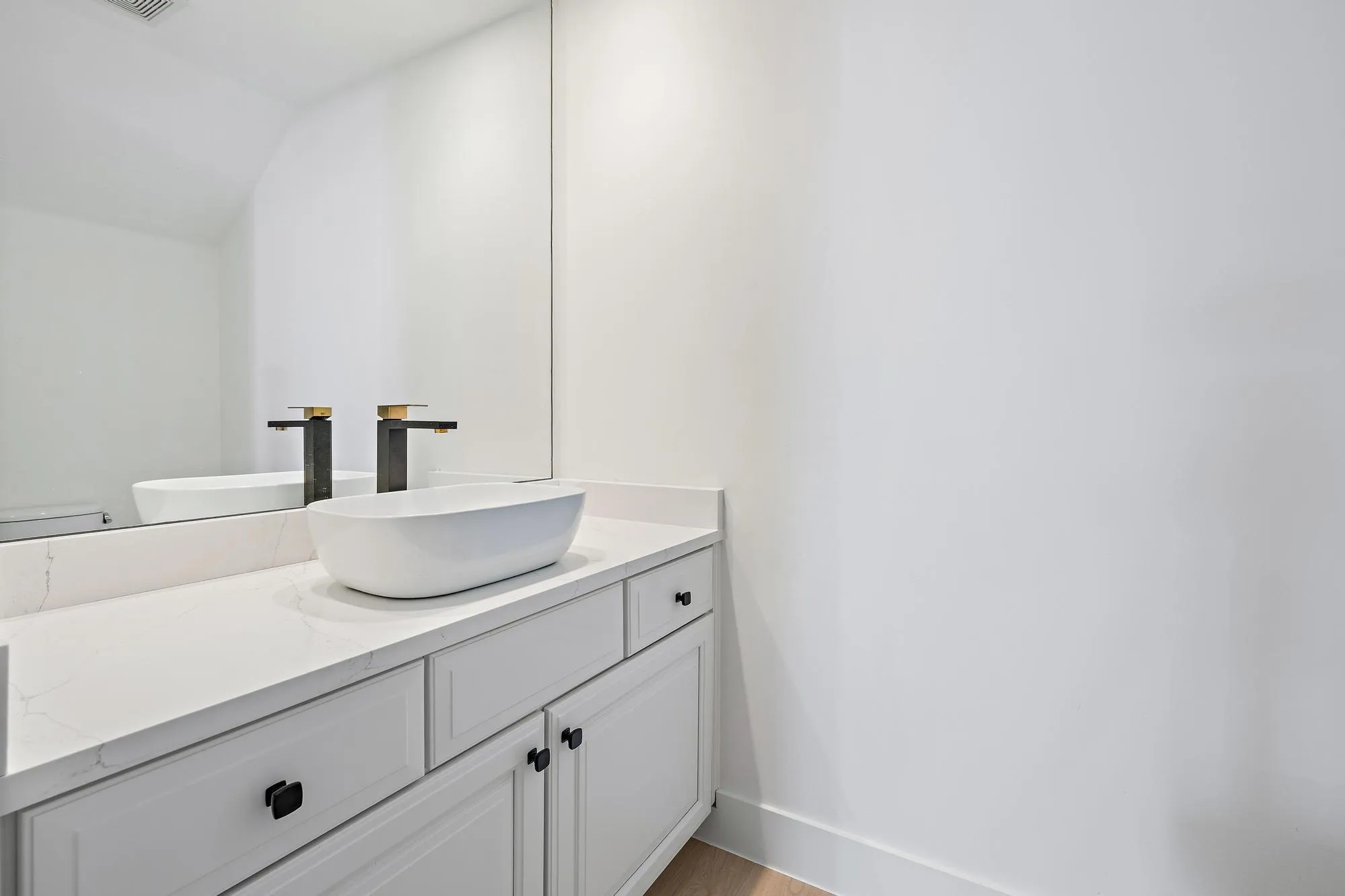1058 Vintner Blvd-17