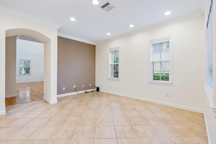1058 Vinter Blvd MLS-8 (1)
