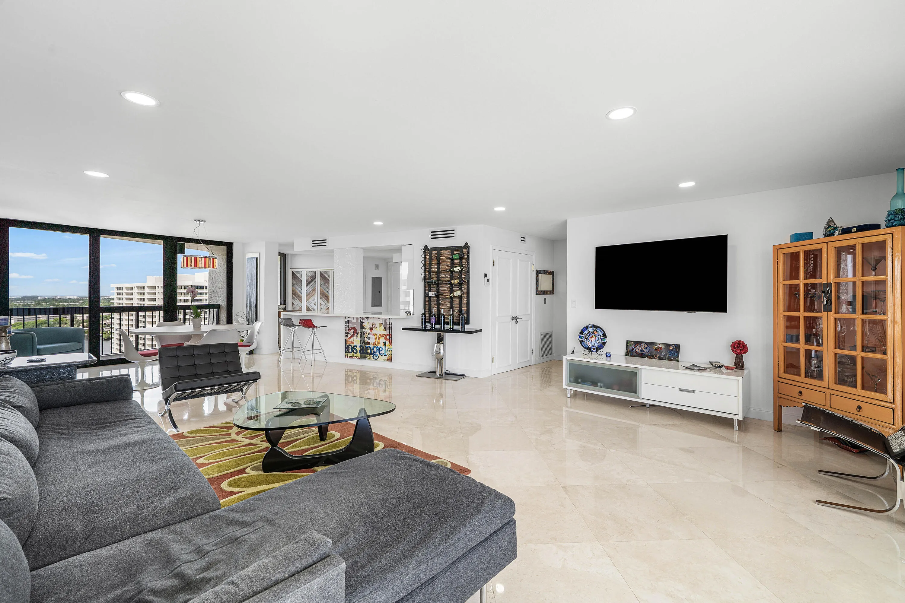 SPACIOUS FORMAL LIVING ROOM