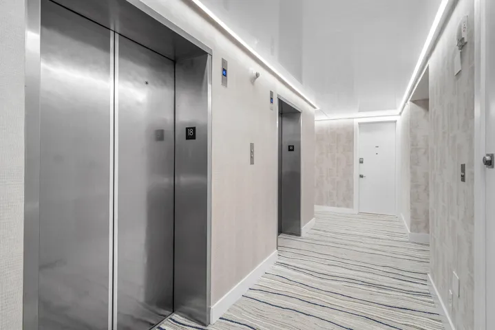 ELEVATOR LANDING - FOUR UNITS PER FLOOR
