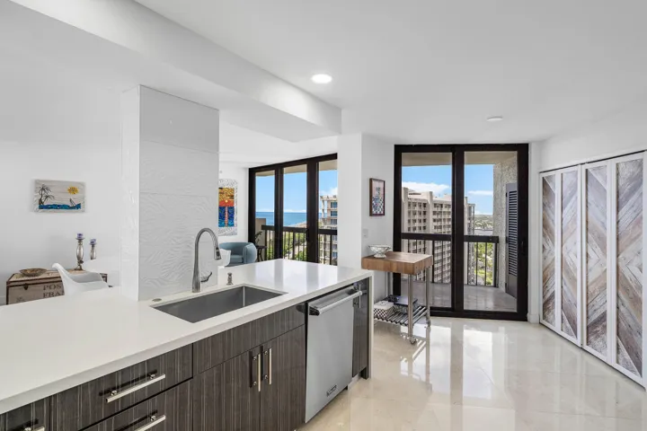 REDESIGNED KITCHEN TO MAXIMIZE VIEWS
