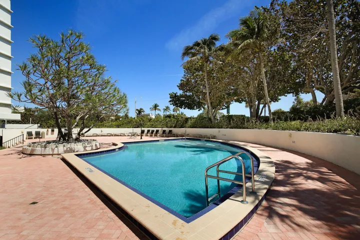 SOON TO BE UPDATED SEASIDE POOL