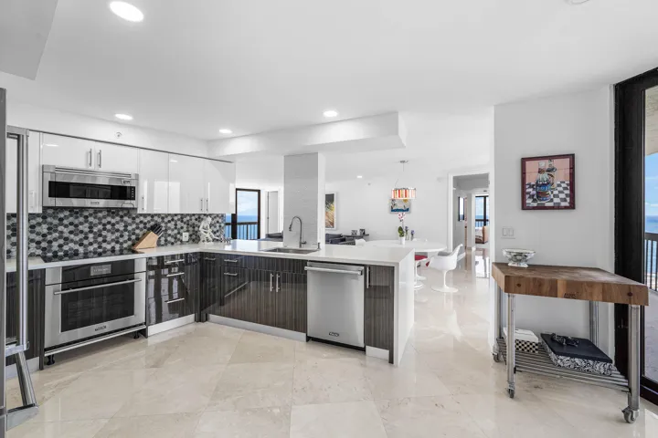 TIGER WOOD & WHITE GLOSS CABINETS