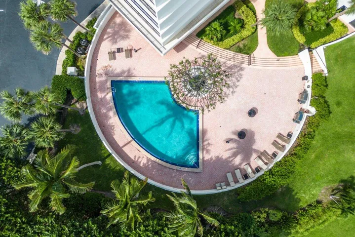HEATED SEASIDE POOL