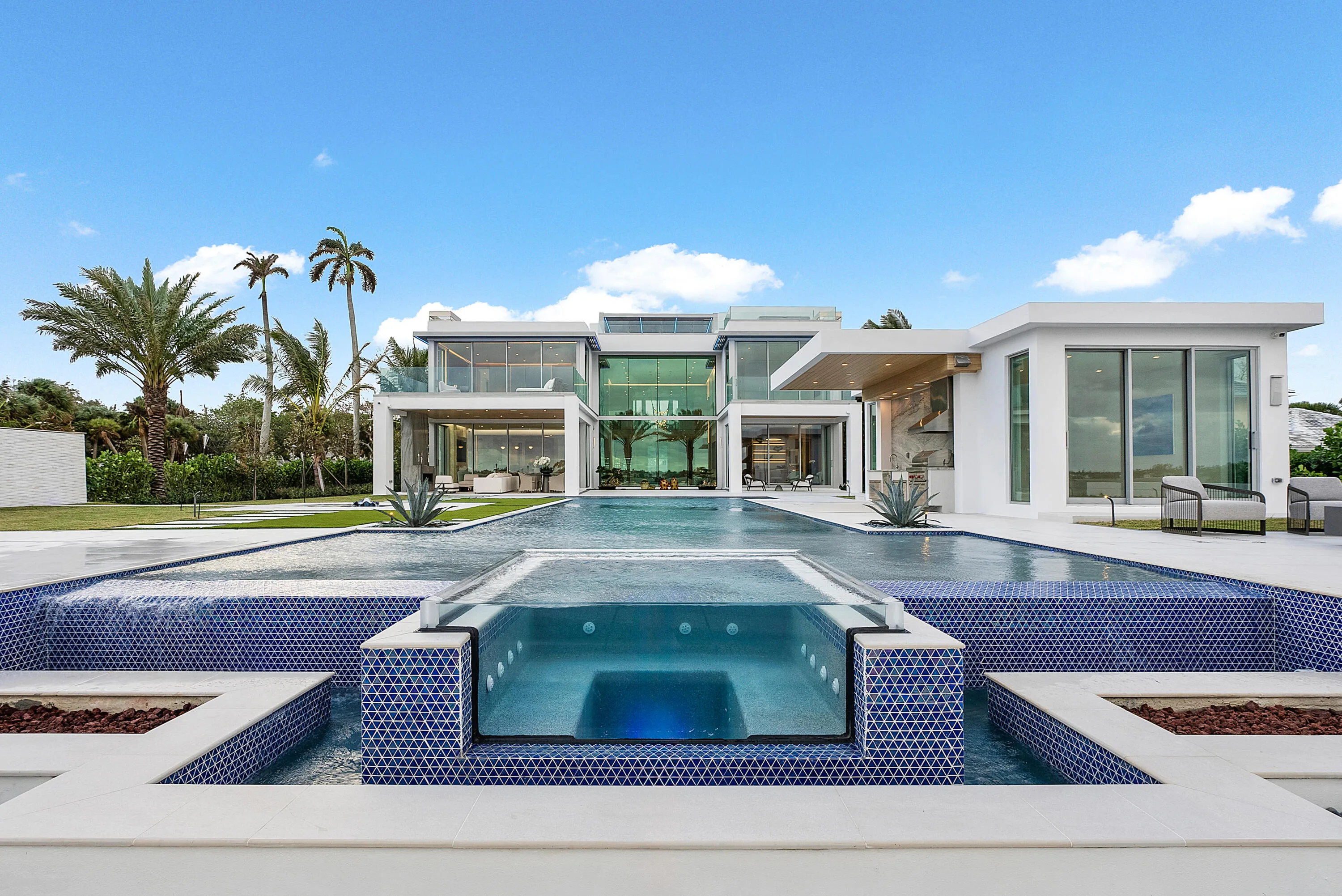 089 - Pool - Wide - Day