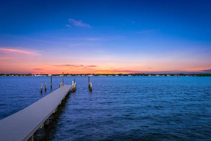 Dock