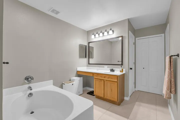256612thSquareSW_69320_27