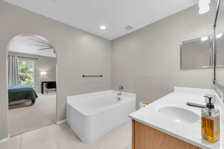 256612thSquareSW_69320_28